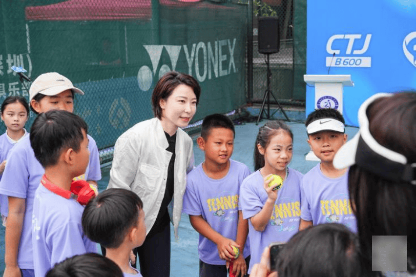 “郑洁杯”青少年网球巡回赛来了,首站深圳福田